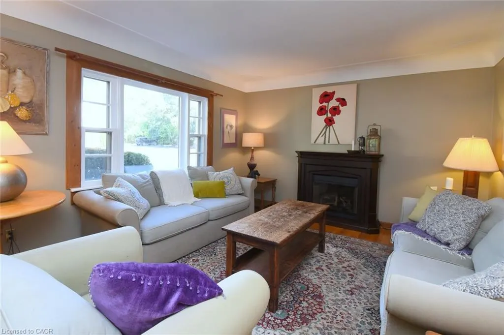 23 Bond Street S