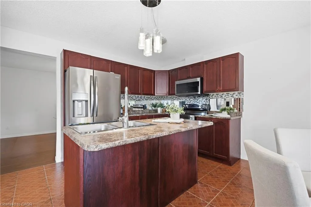 324 Beaumont Crescent