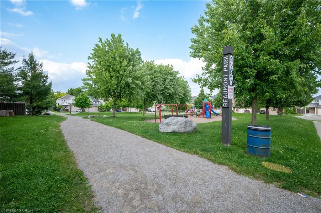 324 Beaumont Crescent