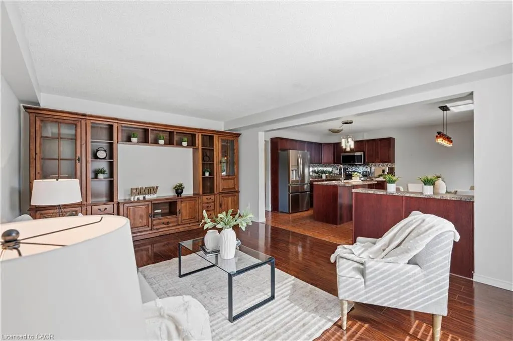 324 Beaumont Crescent