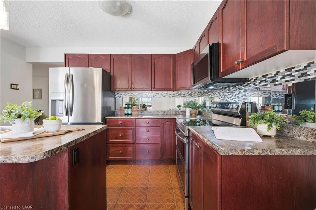 324 Beaumont Crescent