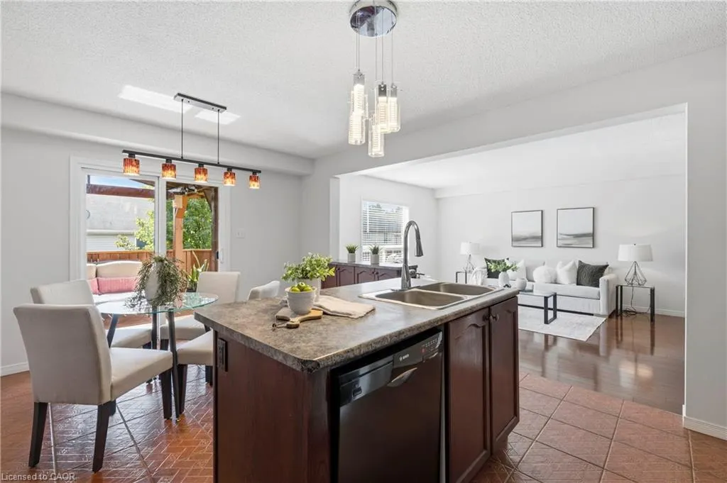 324 Beaumont Crescent