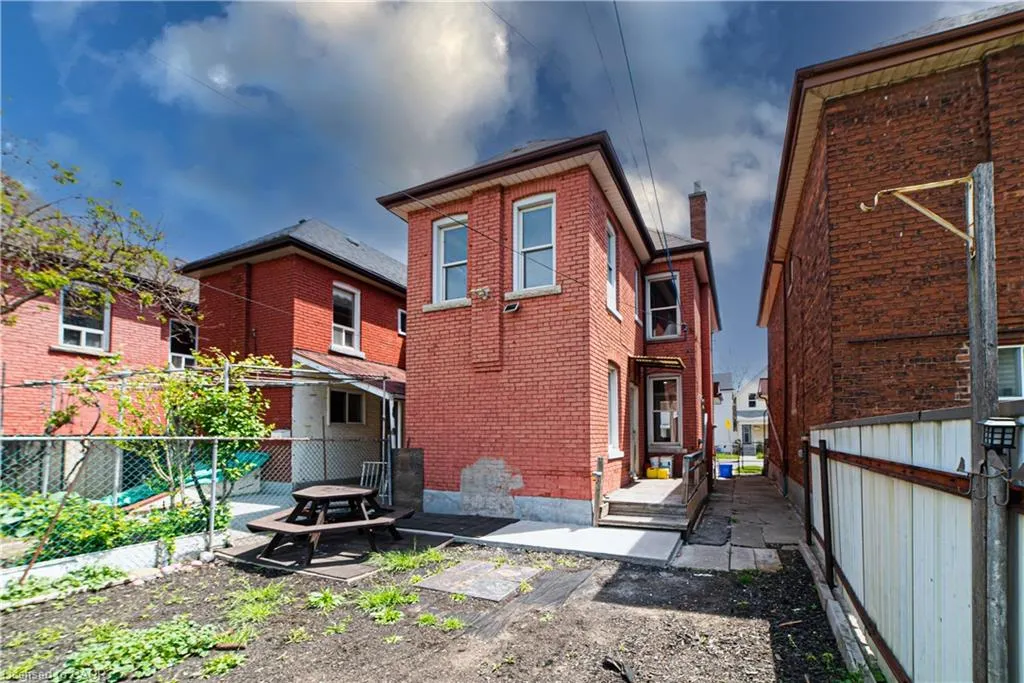 17 Kinrade Avenue