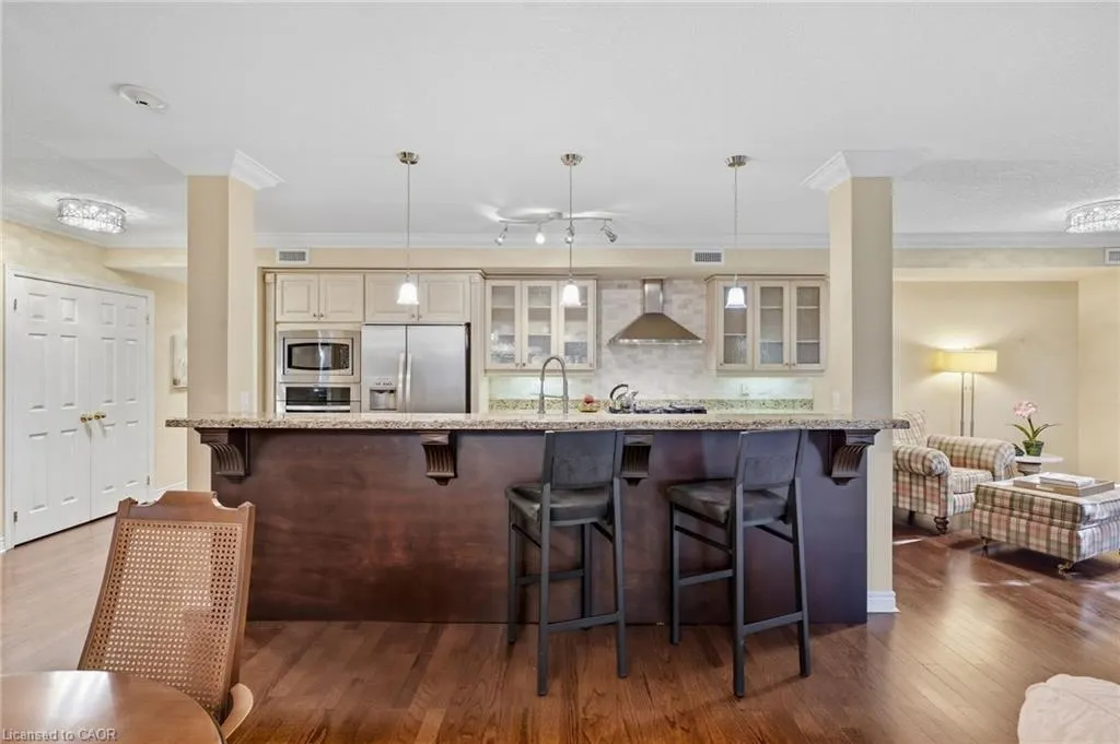 390 Upper Middle Road #301