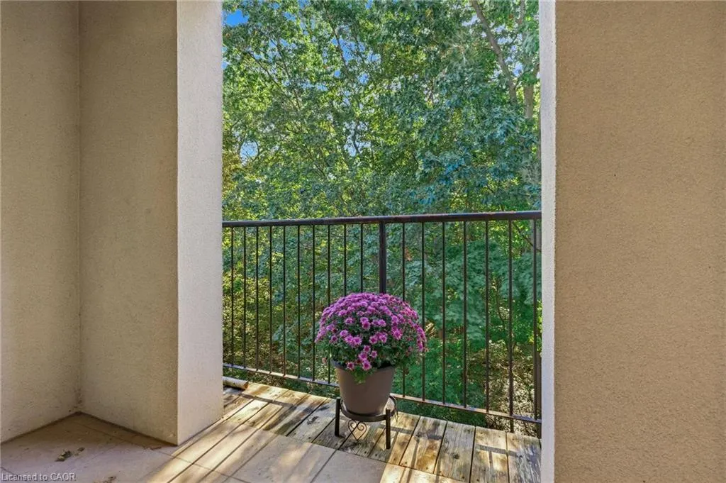 390 Upper Middle Road #301