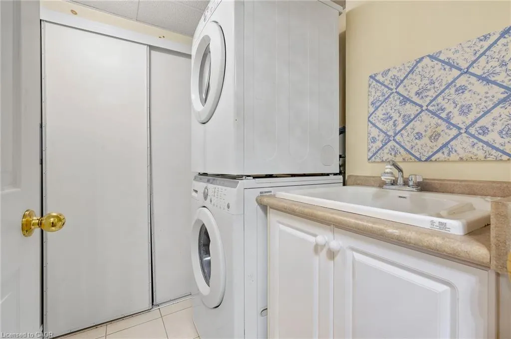 390 Upper Middle Road #301
