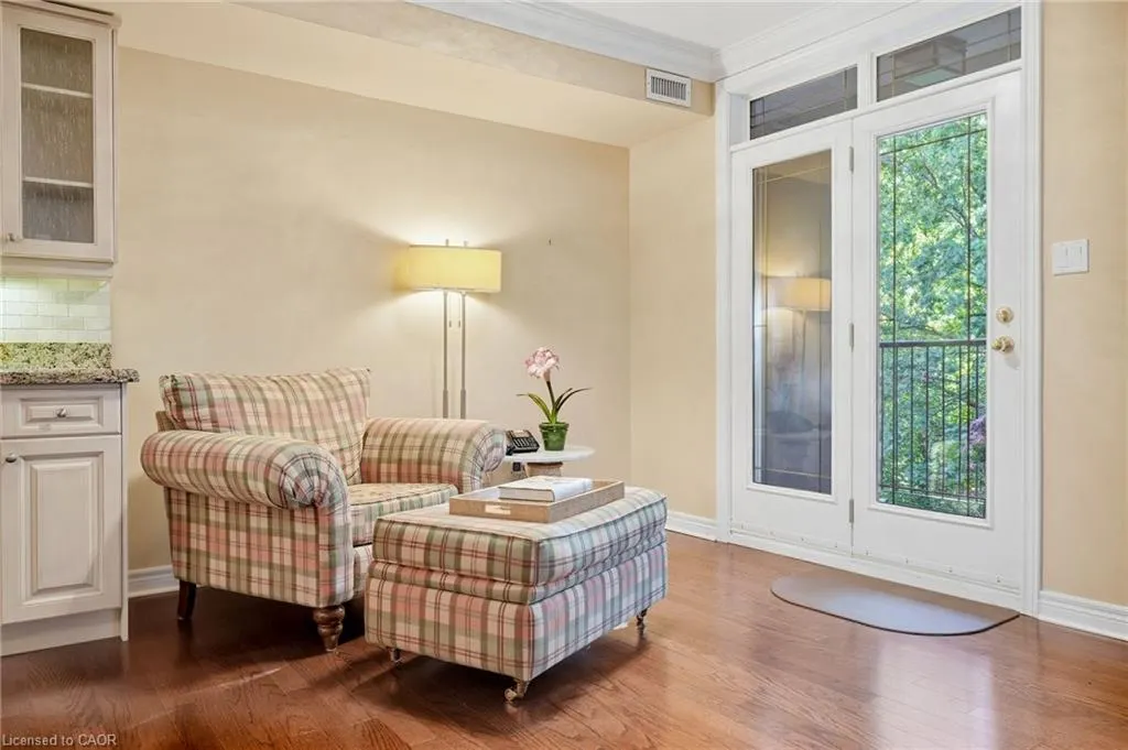 390 Upper Middle Road #301