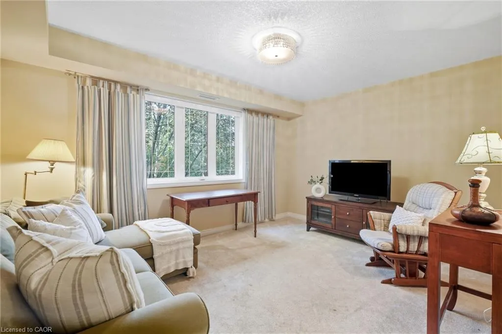 390 Upper Middle Road #301
