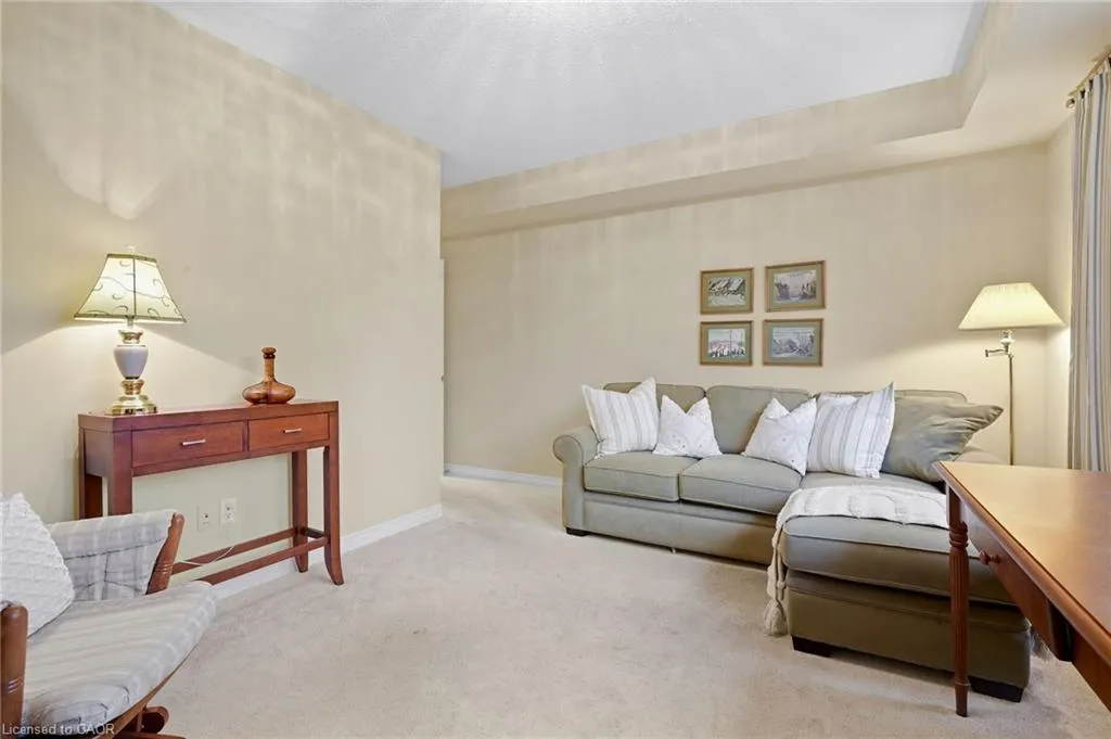 390 Upper Middle Road #301