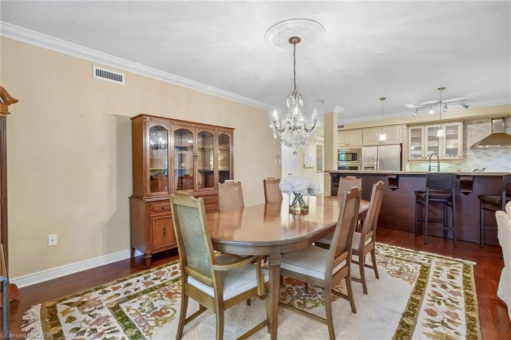 390 Upper Middle Road #301