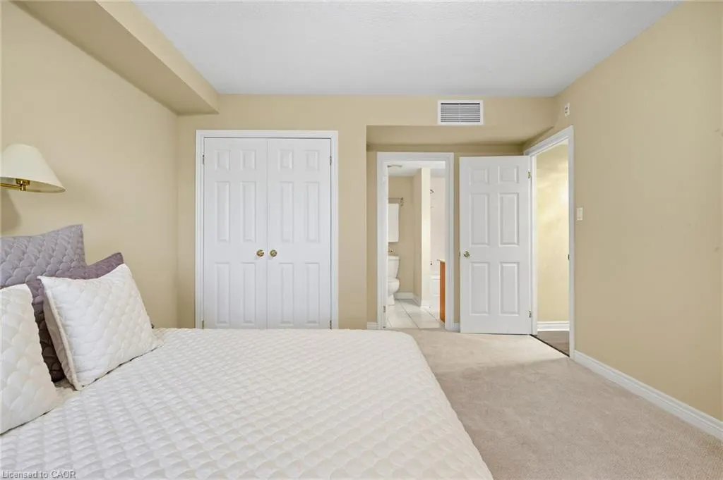 390 Upper Middle Road #301