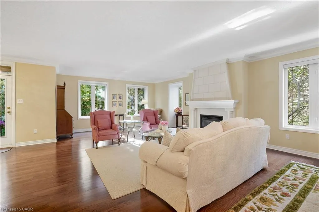 390 Upper Middle Road #301