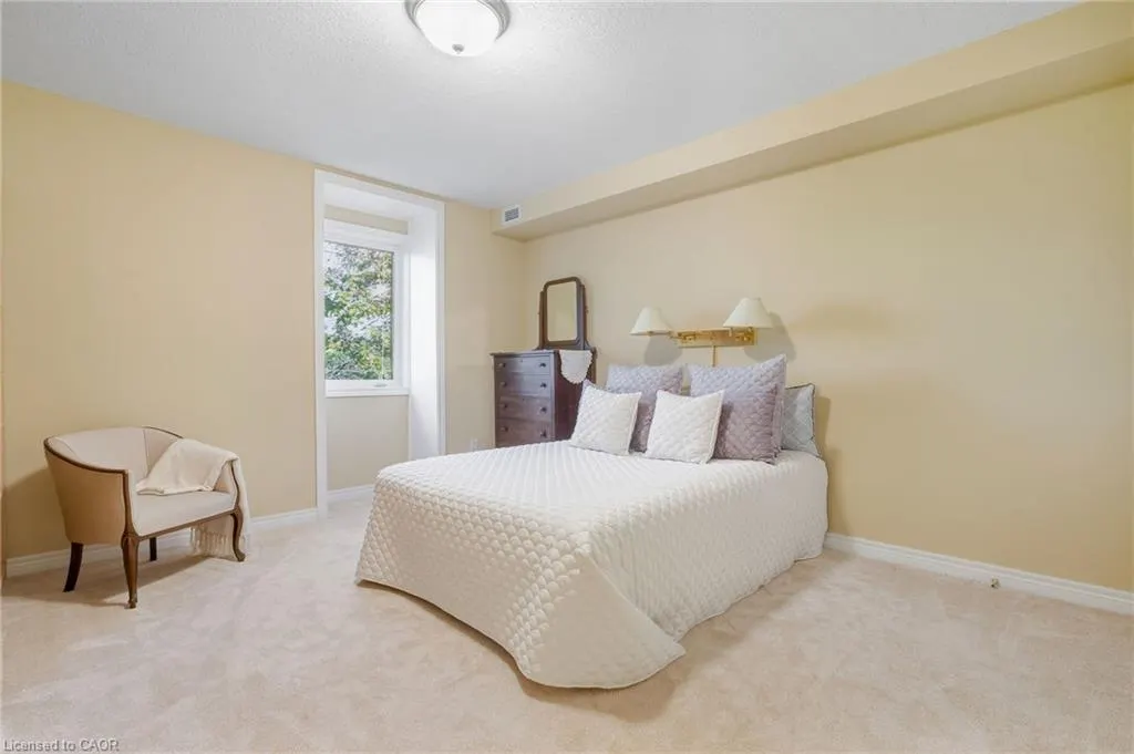 390 Upper Middle Road #301