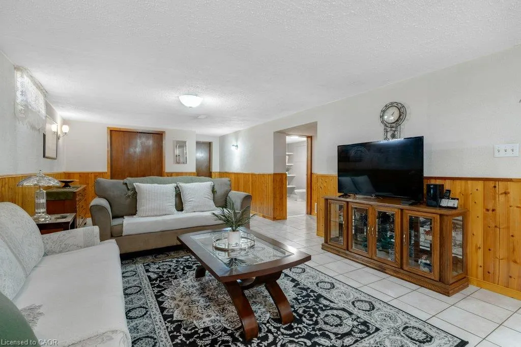 222 Thunderbird Drive