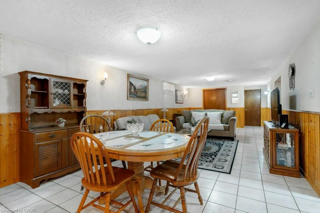 222 Thunderbird Drive