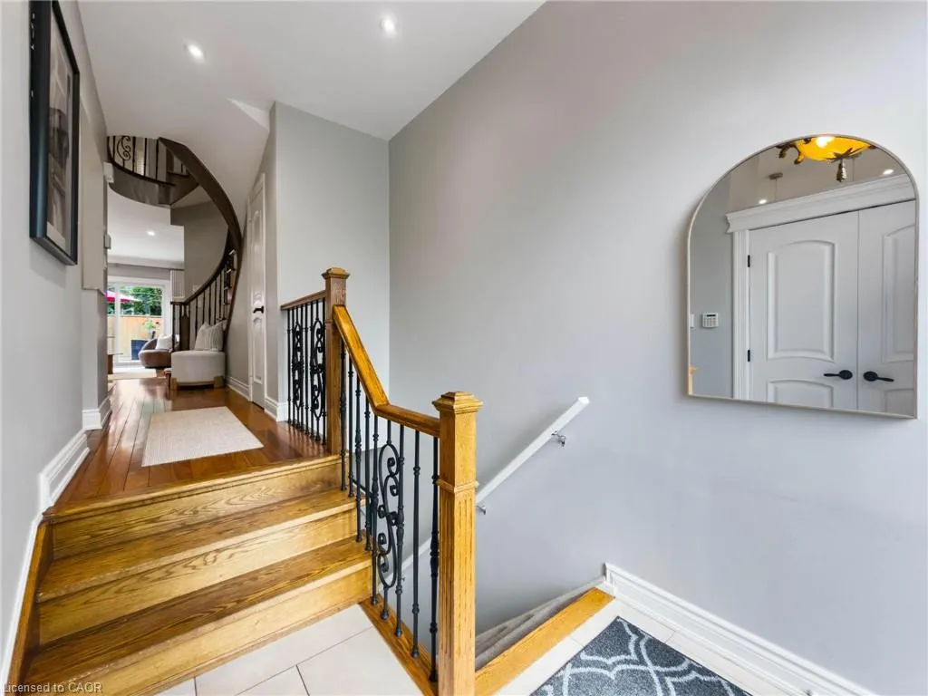 45 Tradewind Drive