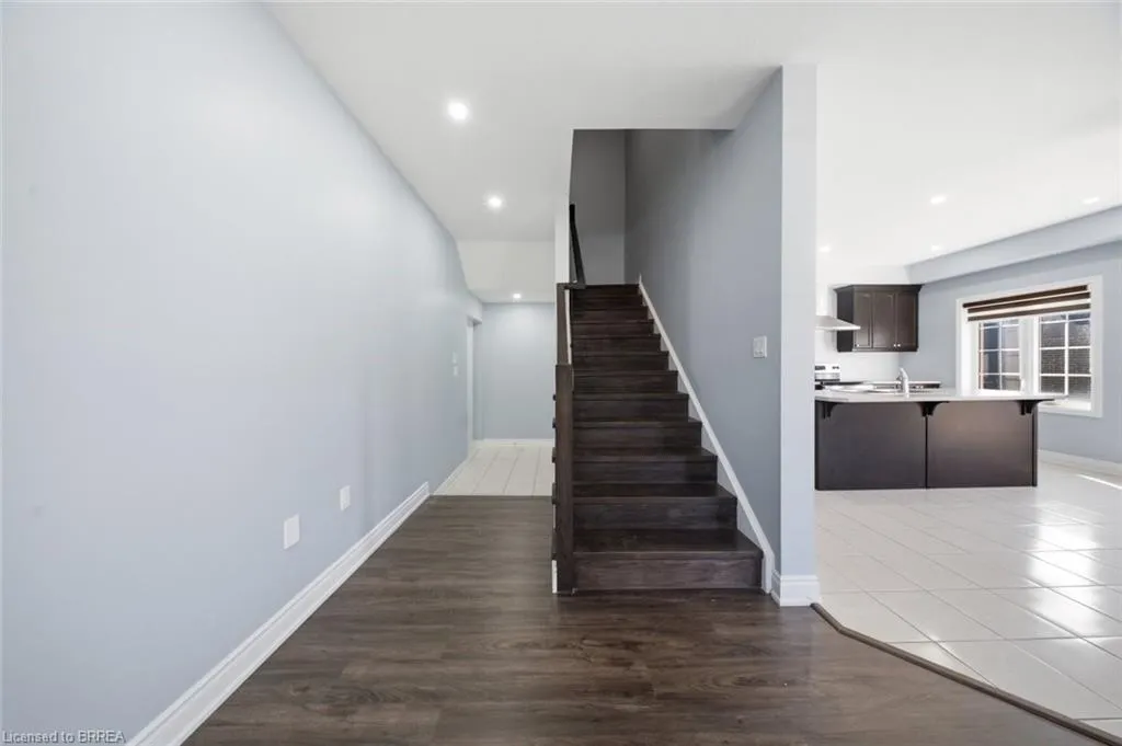18 Macklin Street