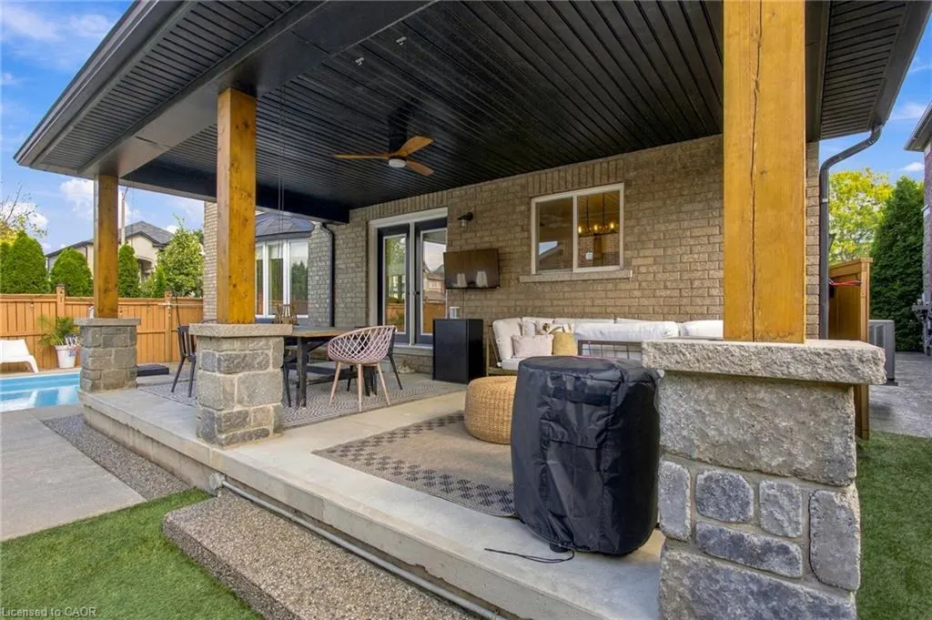 253 Upper Mount Albion Road