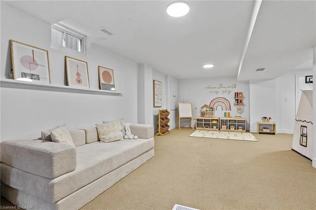 253 Upper Mount Albion Road
