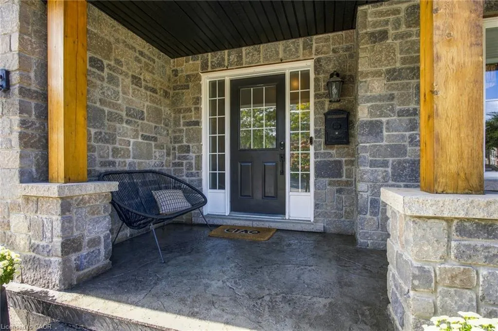 253 Upper Mount Albion Road