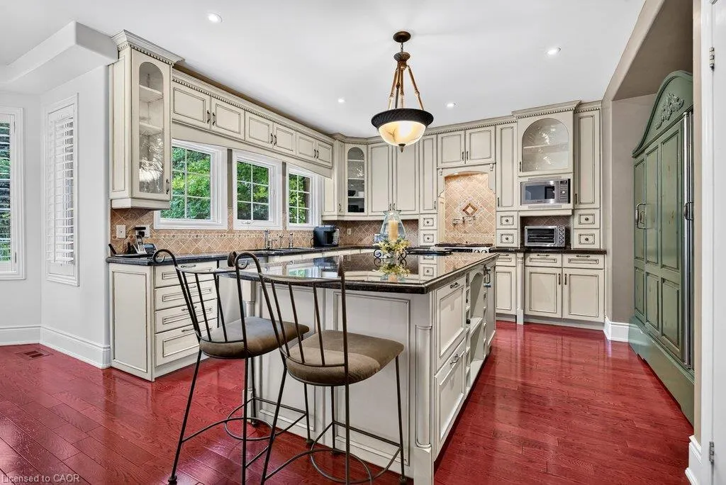 4278 Clubview Drive