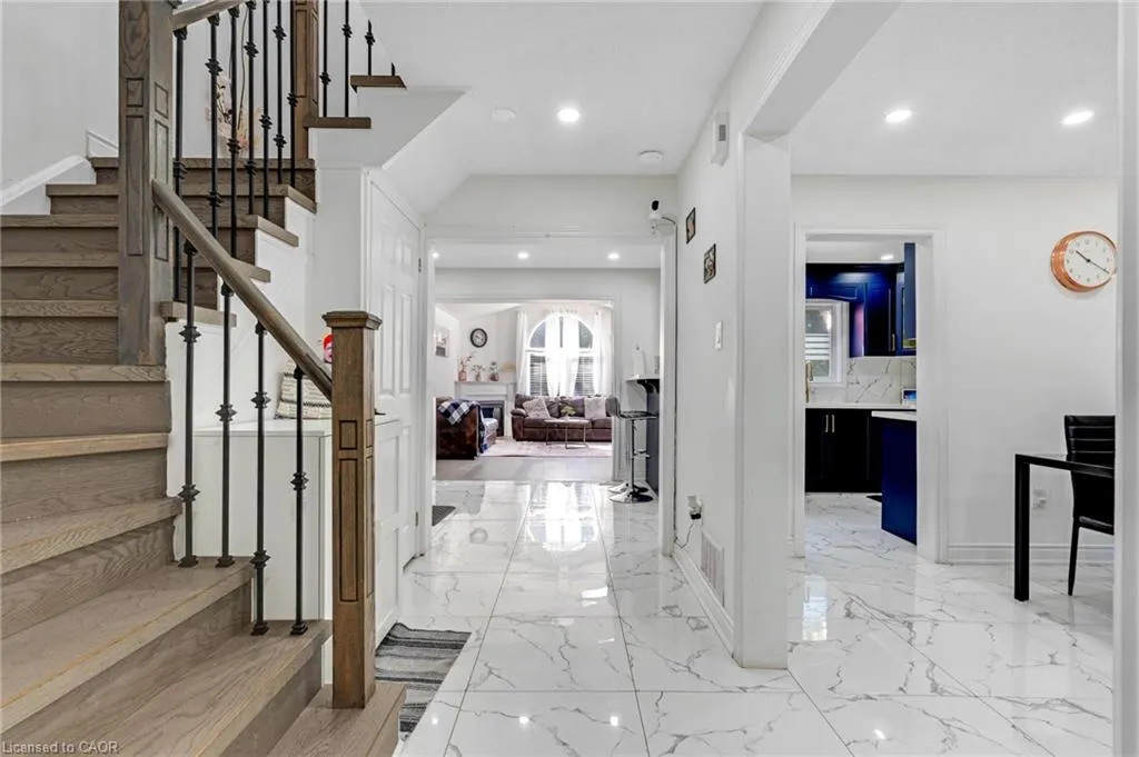 100 Anglerock Drive