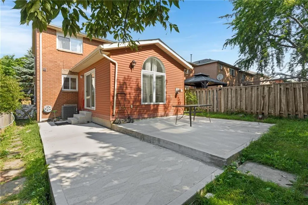 100 Anglerock Drive