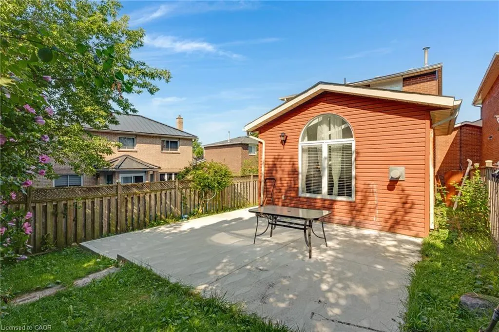 100 Anglerock Drive