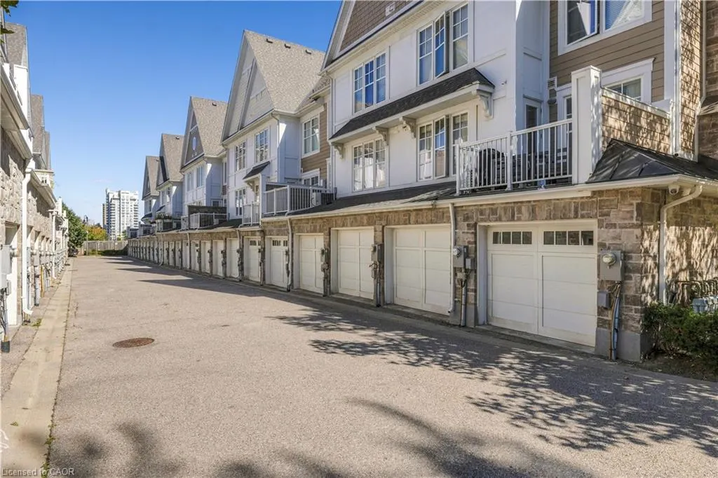 1437 Lakeshore Road E #201