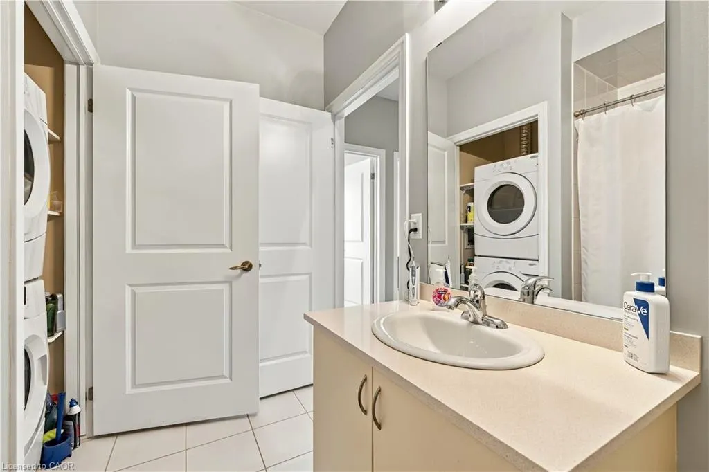 1437 Lakeshore Road E #201