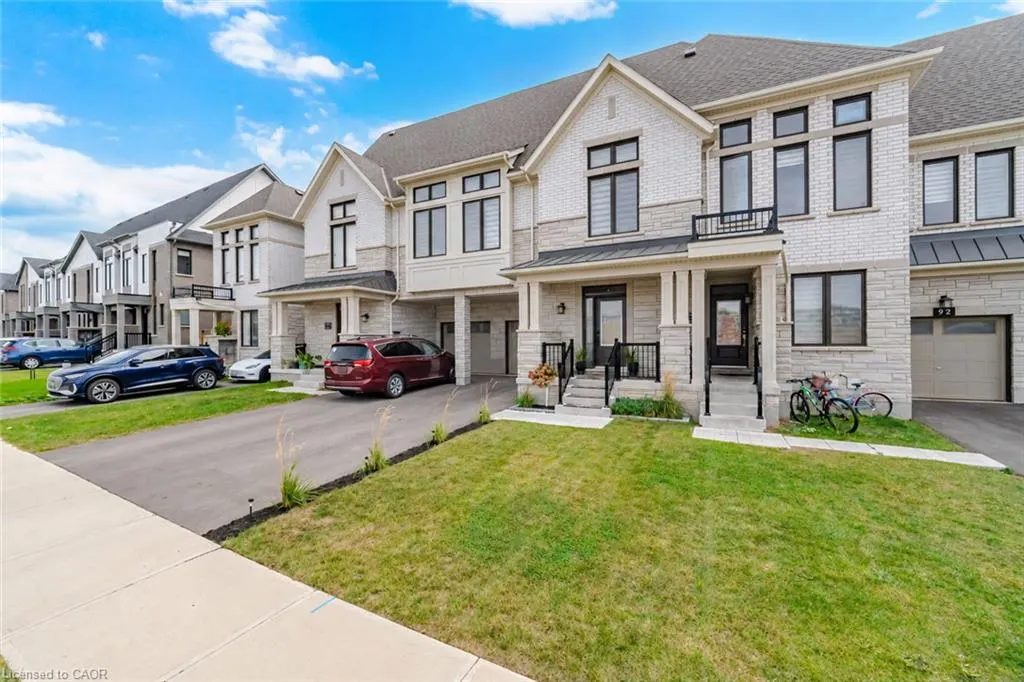 94 Settlers Road E