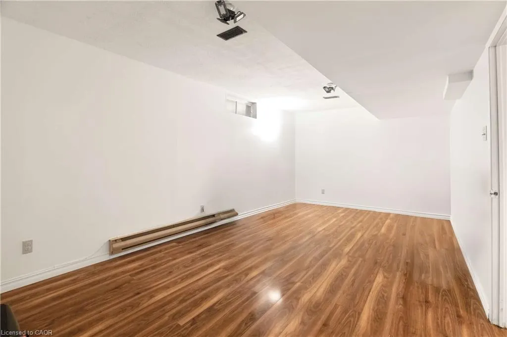 121 Imperial Road