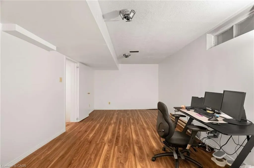 121 Imperial Road