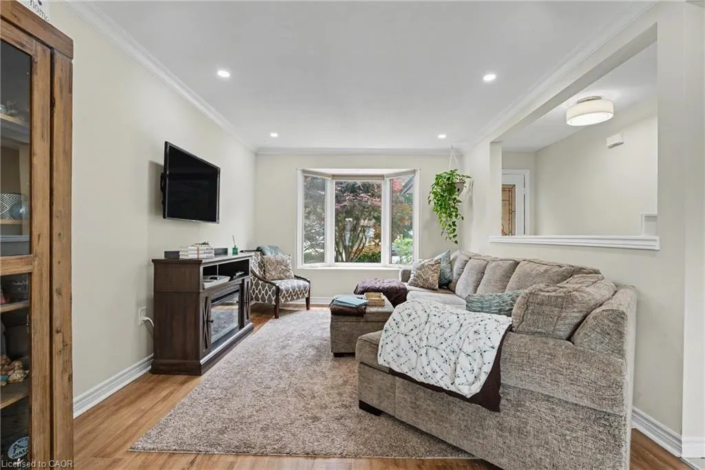 103 Glenashton Drive