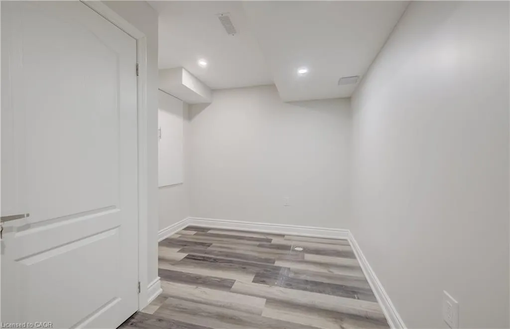 52 Pointer Street