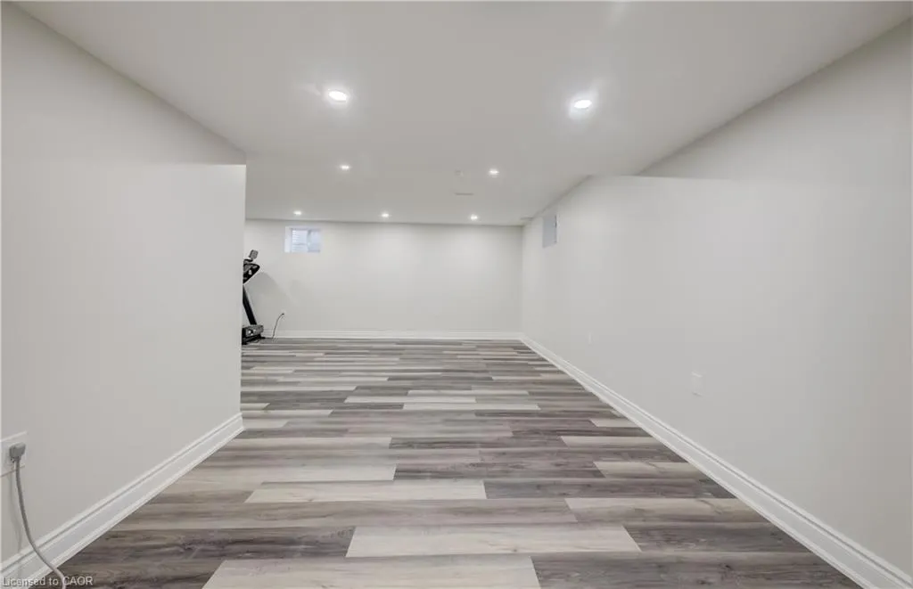 52 Pointer Street