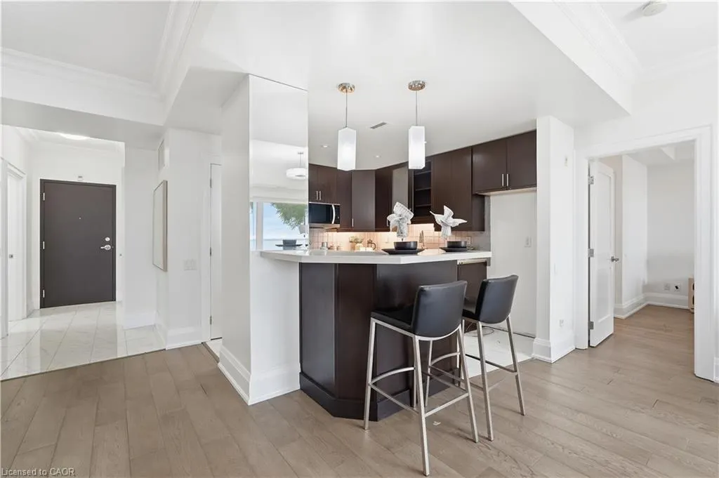 5340 Lakeshore Road #203