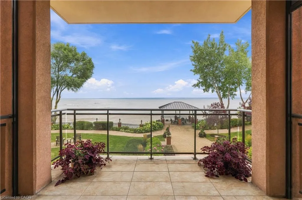 5340 Lakeshore Road #203
