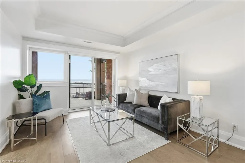 5340 Lakeshore Road #203