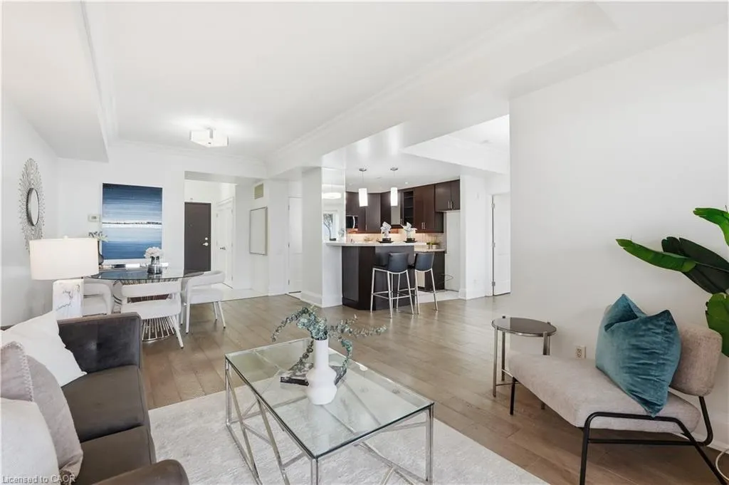 5340 Lakeshore Road #203