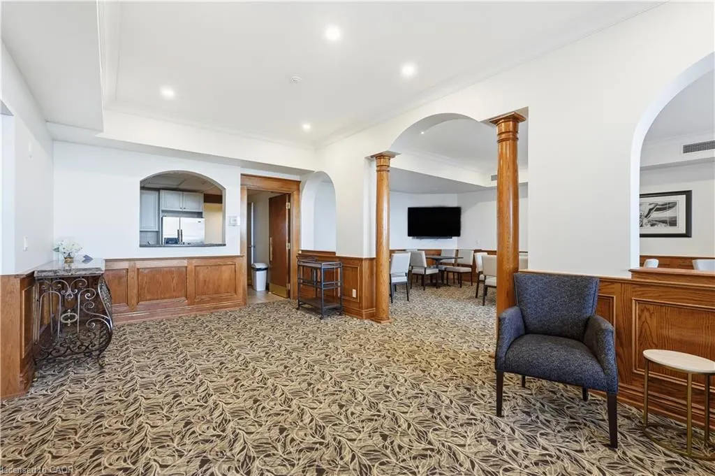 5340 Lakeshore Road #203