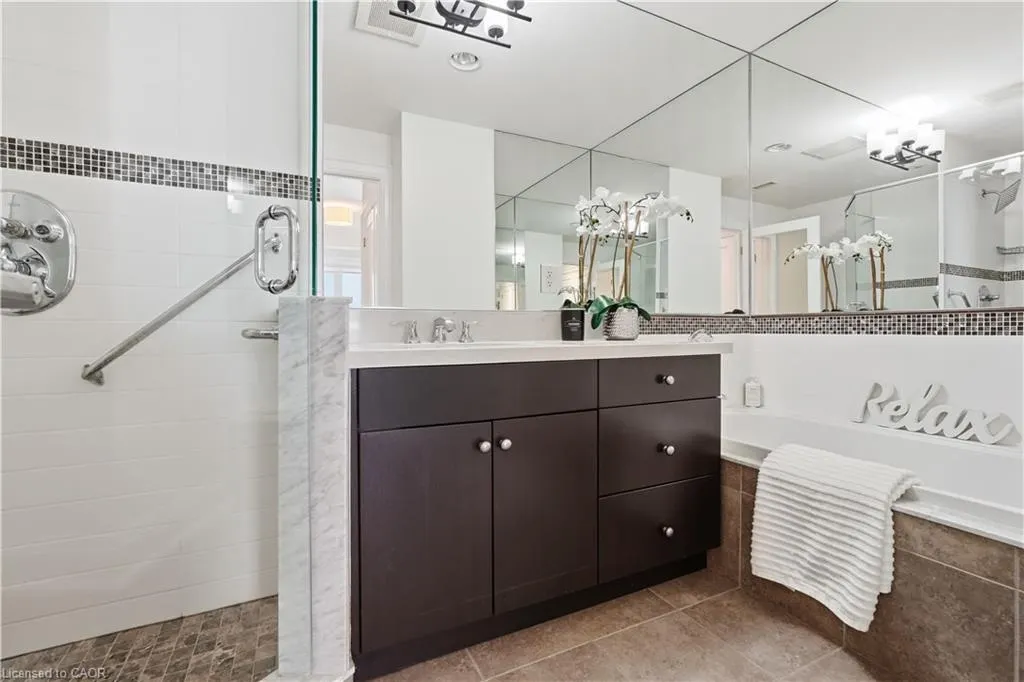 5340 Lakeshore Road #203