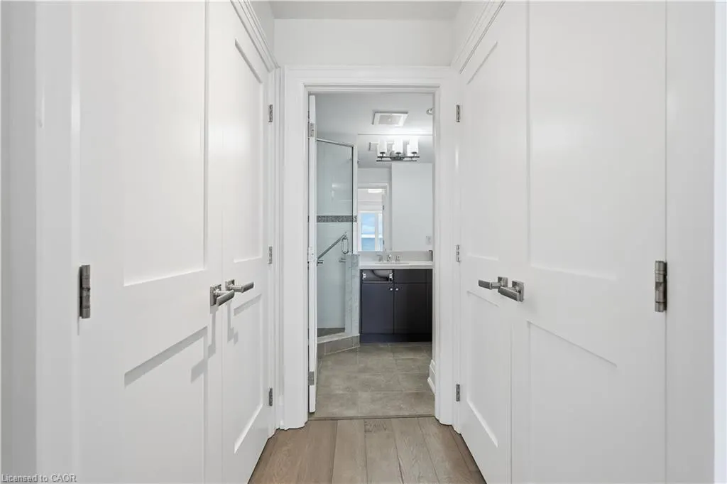 5340 Lakeshore Road #203