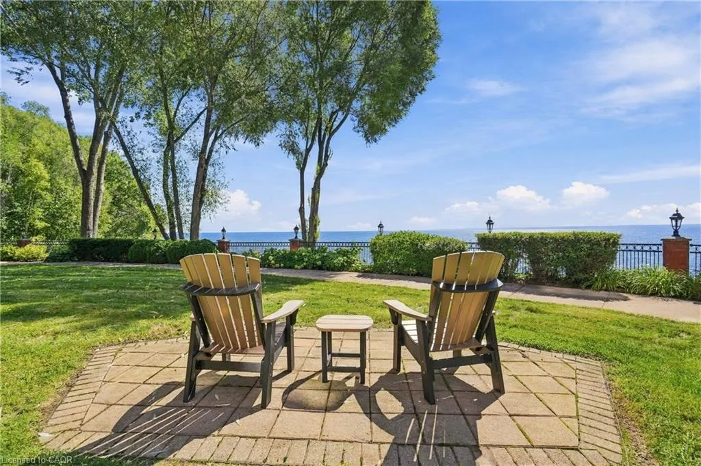 5340 Lakeshore Road #203