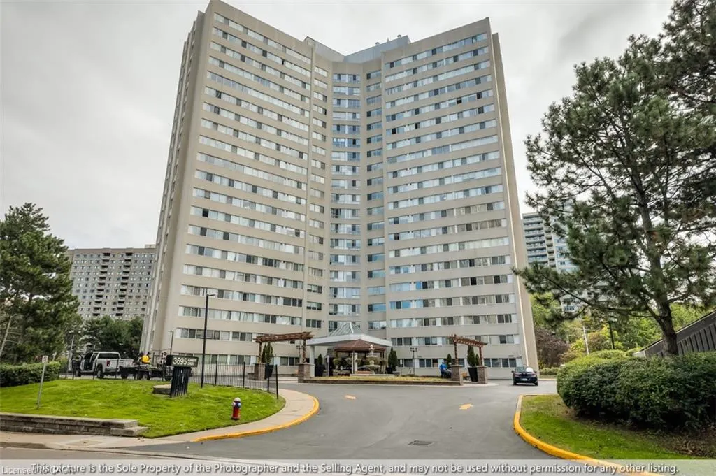3695 Kaneff Crescent #612
