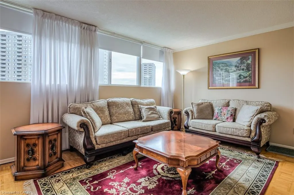3695 Kaneff Crescent #612