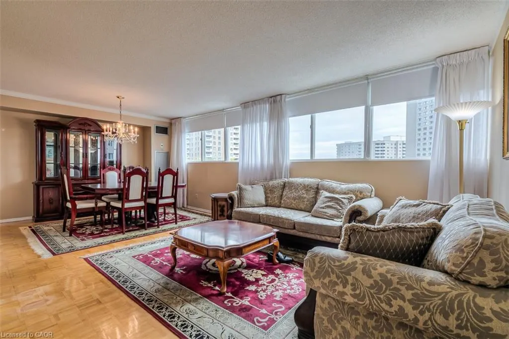 3695 Kaneff Crescent #612