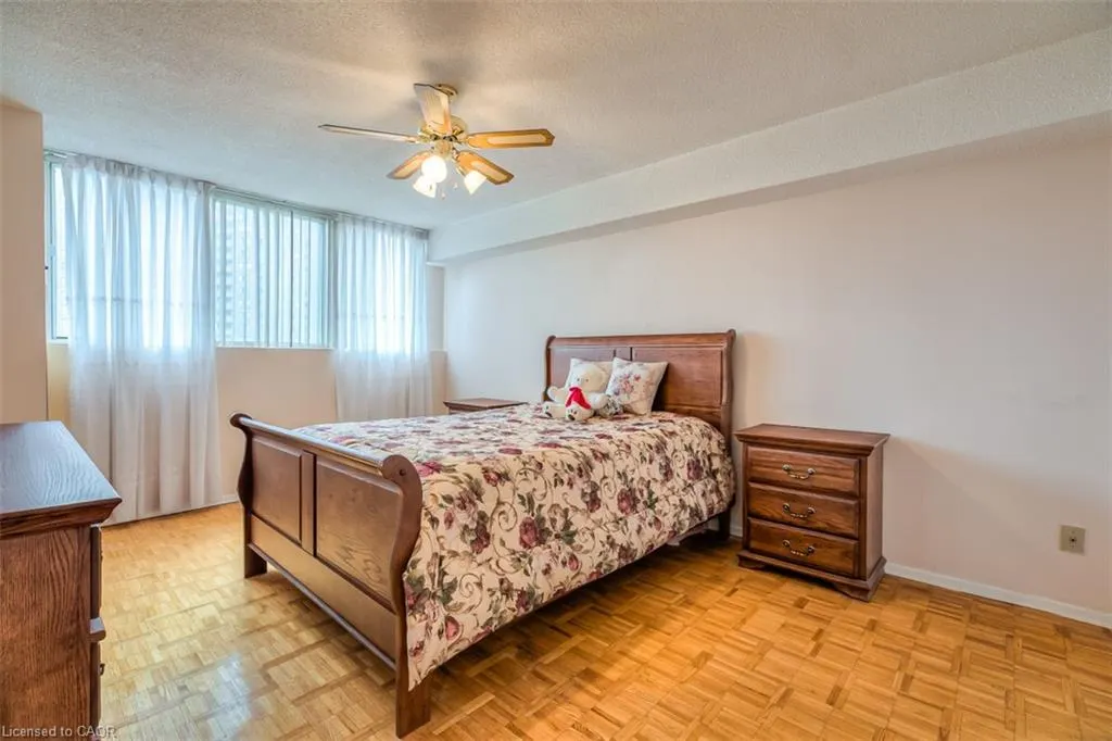3695 Kaneff Crescent #612