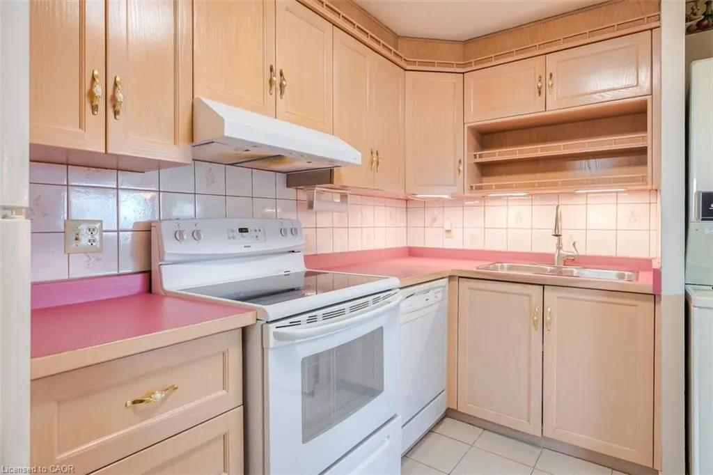 3695 Kaneff Crescent #612