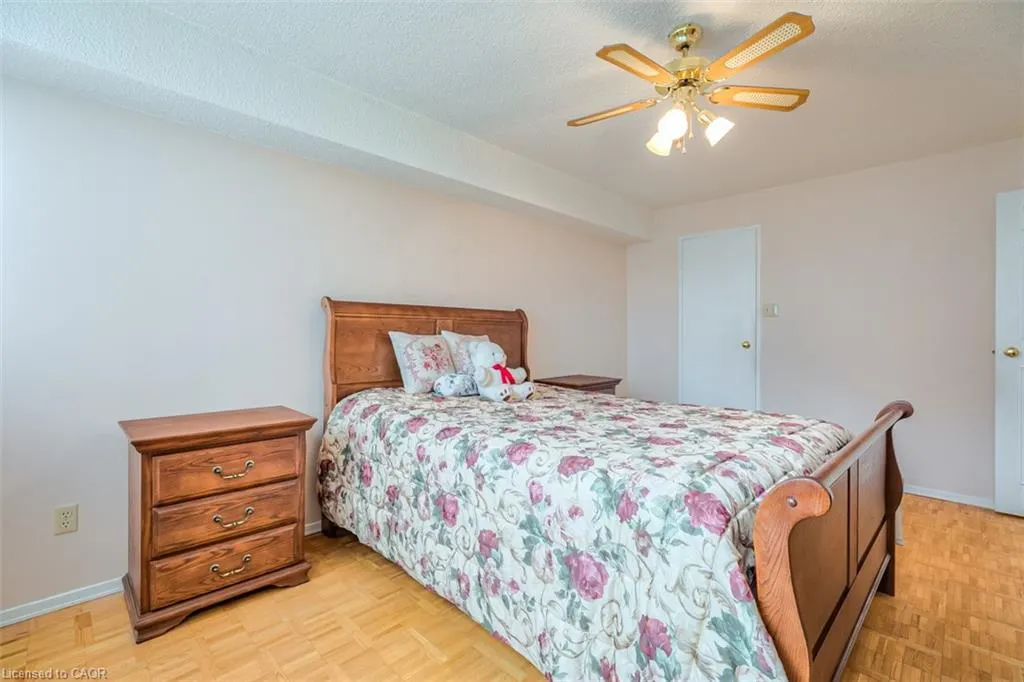 3695 Kaneff Crescent #612